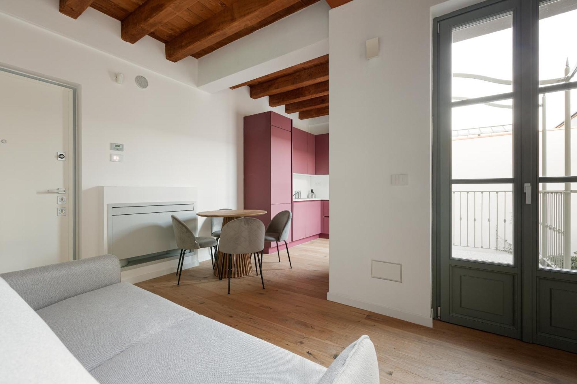 Modern Apartment In Milan With Balcony Exterior foto